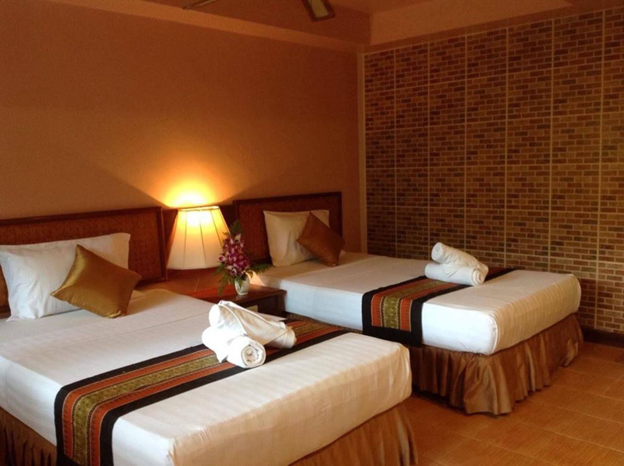 Hotel Inter House Kata Exterior foto